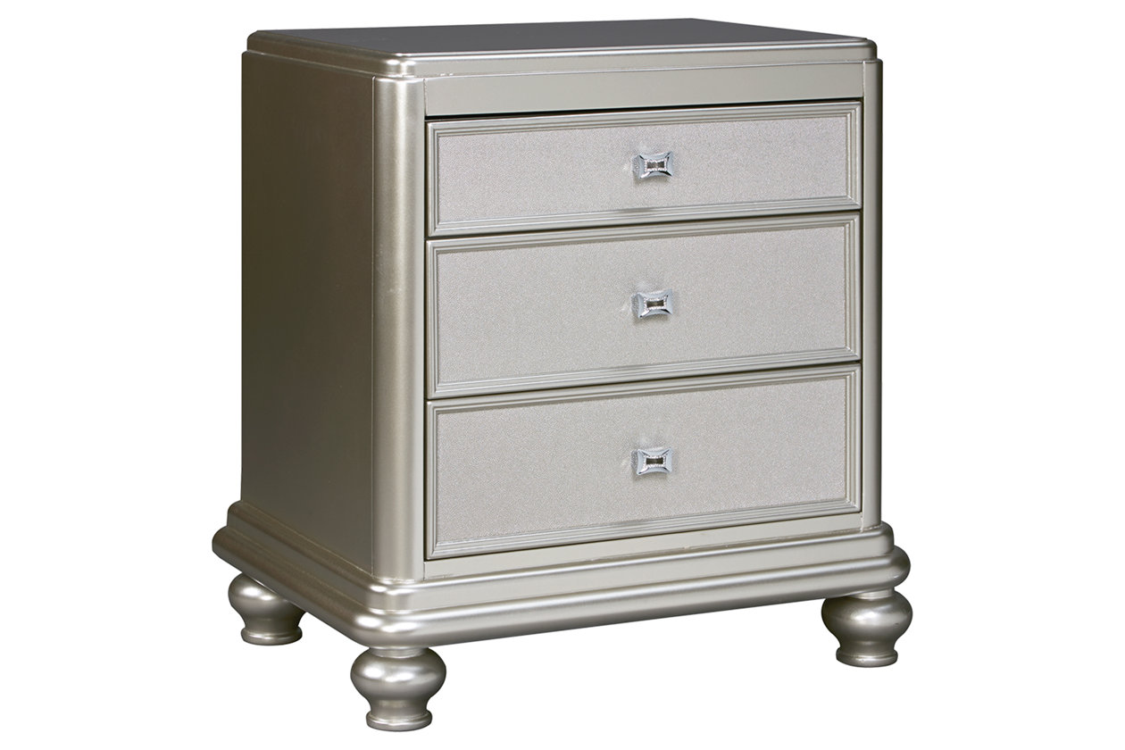 Coralayne 3 Drawer Nightstand (B650)